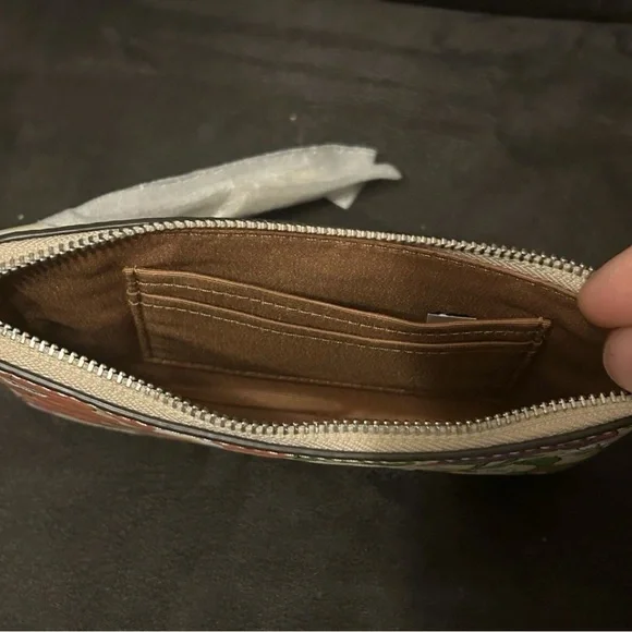 🎉NWT! Coach Multicolor Floral Wristlet Corner Zip! - Picture 4 of 5